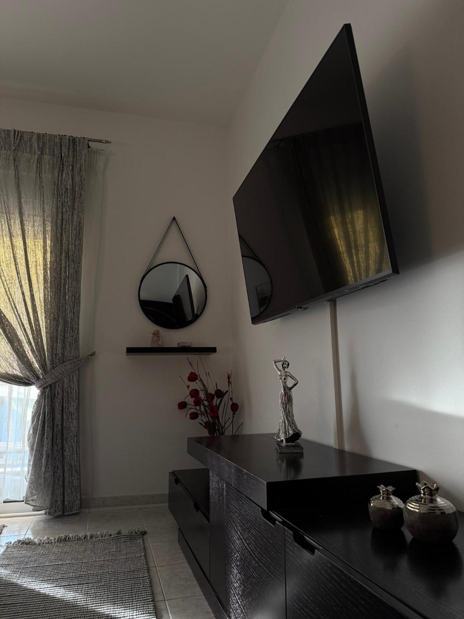 Katsaras House 3 Cozy Bedrooms